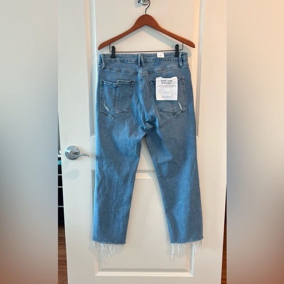 Good American Good Straight Split Back Pockets Jeans - Picture 9 of 16